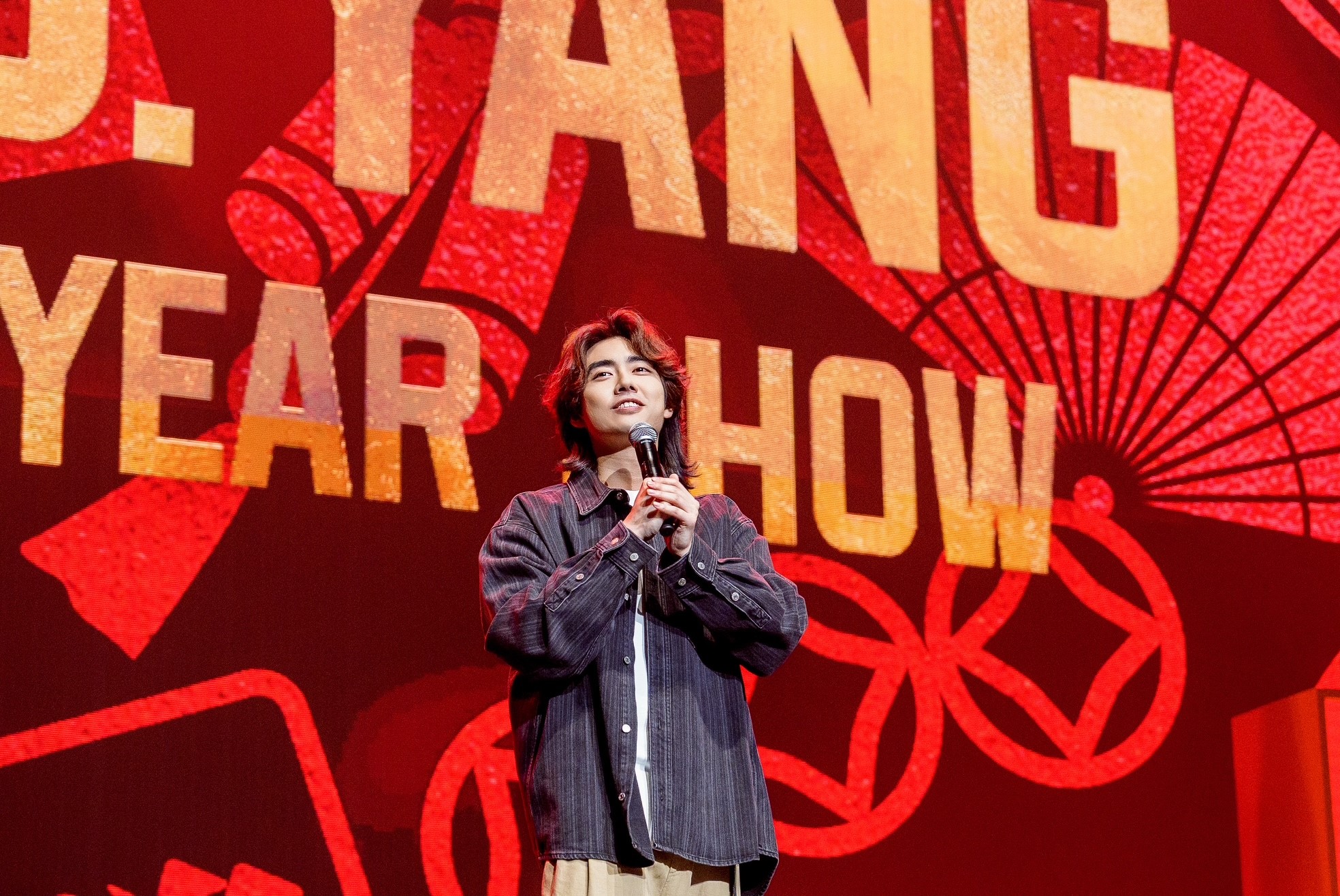 來自廣州的知名棟篤笑演員江梓浩作為開場嘉賓炒熱全場氣氛。