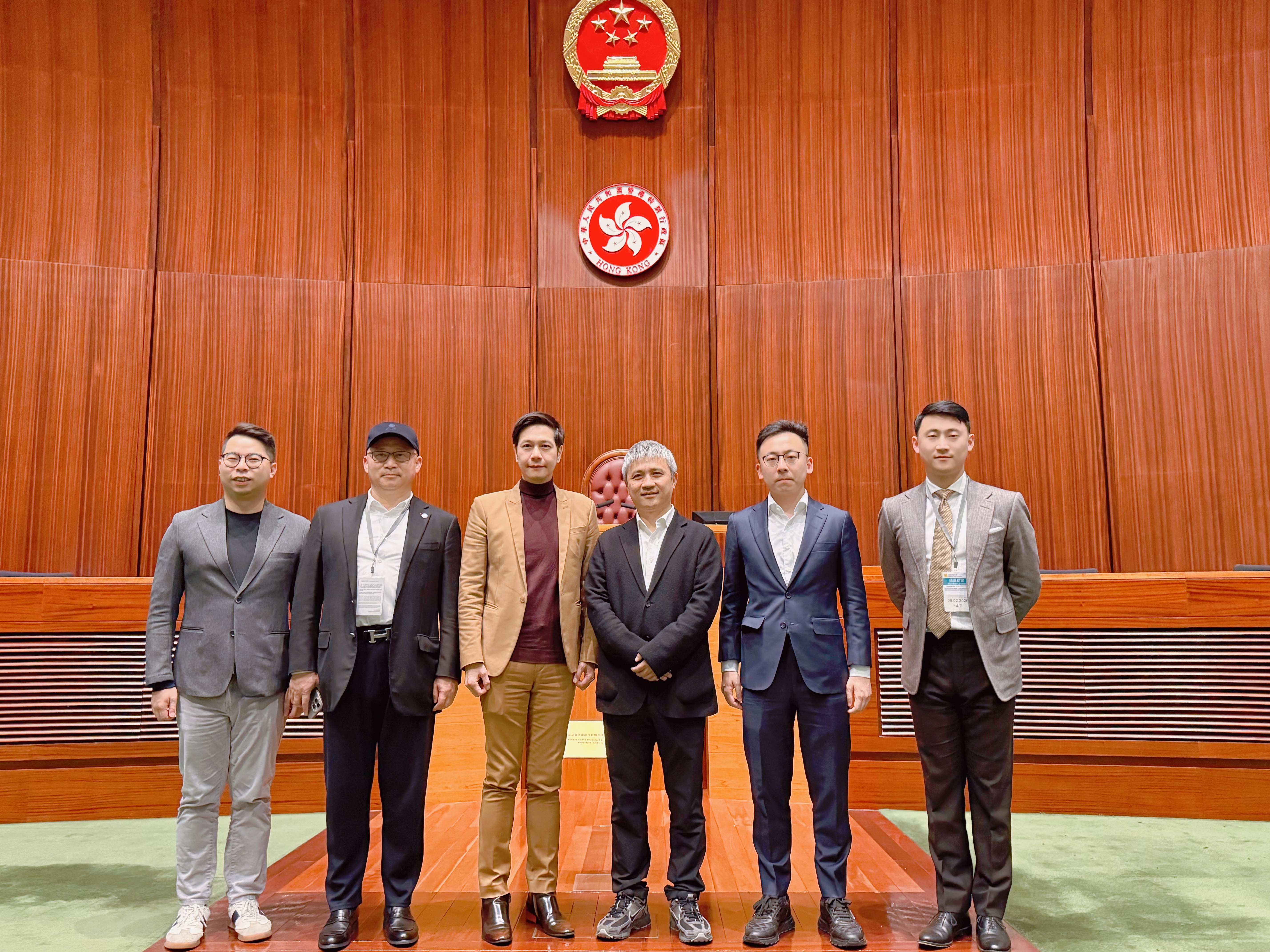 彭承志院士和國富量子代表共同參訪香港立法會