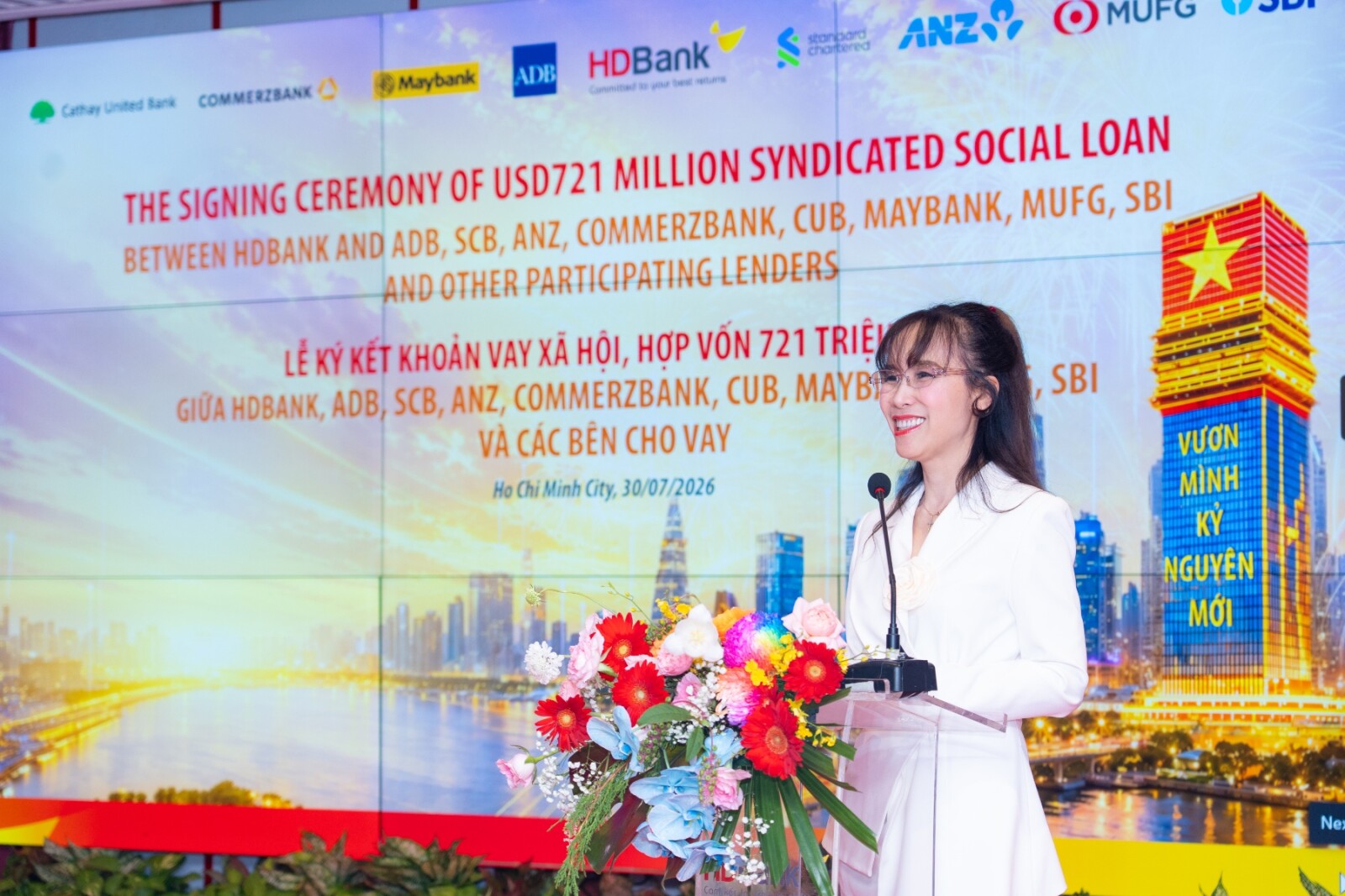 HDバンクの取締役会の常任副会長であるNguyễn Thị Phương Thảo博士は、署名式において、7億2100万米ドルのシンジケート型ソーシャルローンが、ベトナムにおける持続可能な発展と包摂的な金融サービスのための新たな資金源になると述べています。- 写真提供:HDバンク